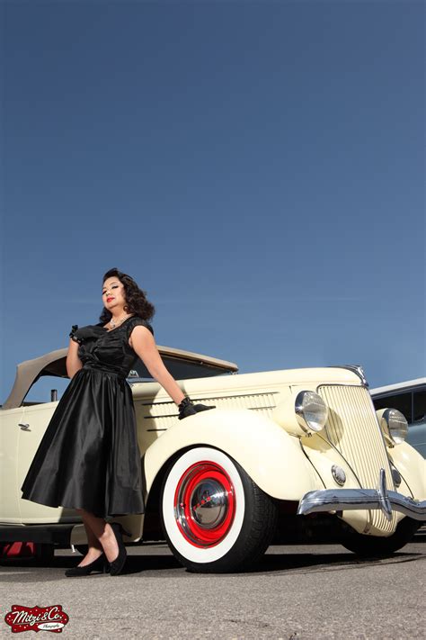 Vicky Pinups .